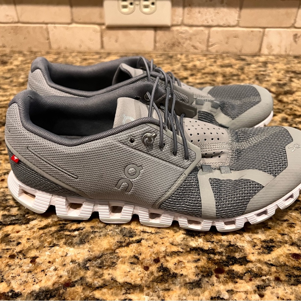 On Running Cloud 5 Shoes